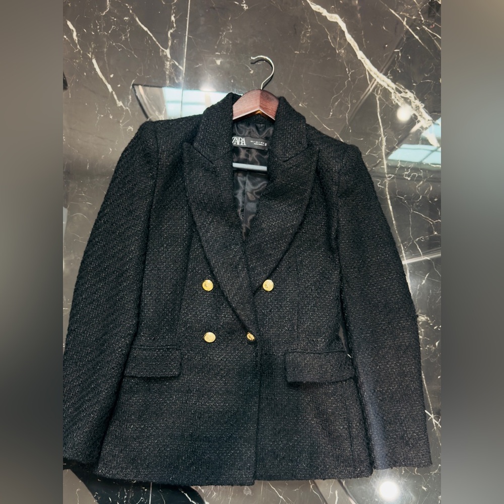Zara Women's Black Jacket
Size S
Good condition